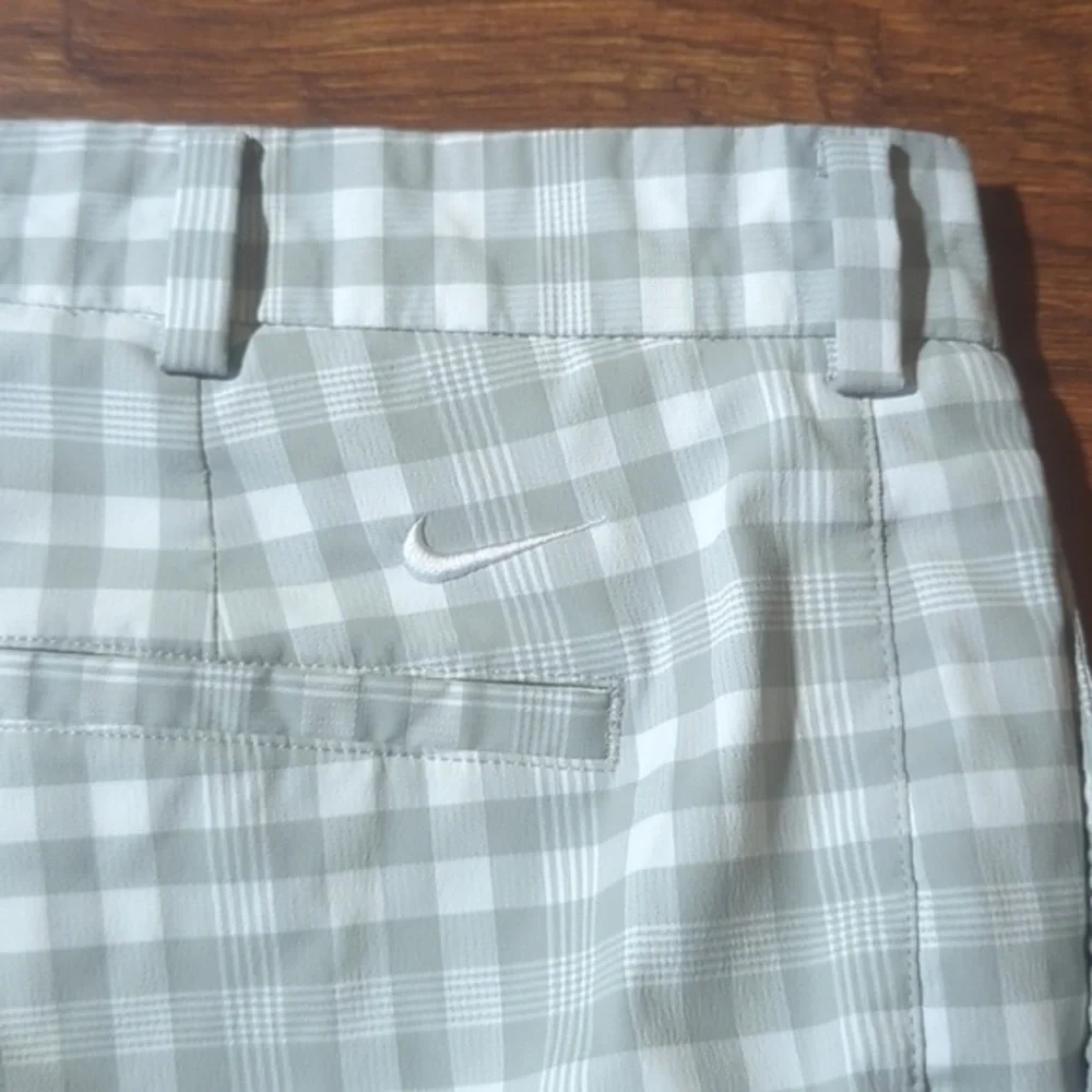 Nike Golf Dri-Fit Men's Golf Shorts Size 34‎ Grey & White Checkered Short Pants